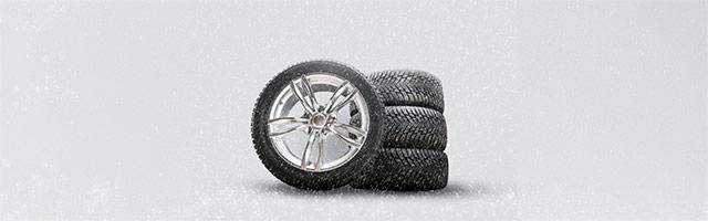 Wintertaugliches Komplettrad mit Alufelge im Schnee