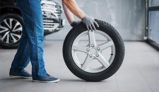 Räderwechsel mit Kompletträdern in der Goodwheel Themengarage